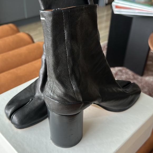 Maison Margiela Tabi Leather Ankle Boots - Picture 4 of 8